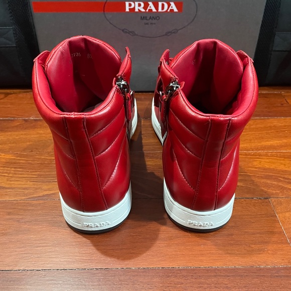 PRADA RED leather sneaker FOTB never worn (size 8.5 US but roomy). - Picture 4 of 6